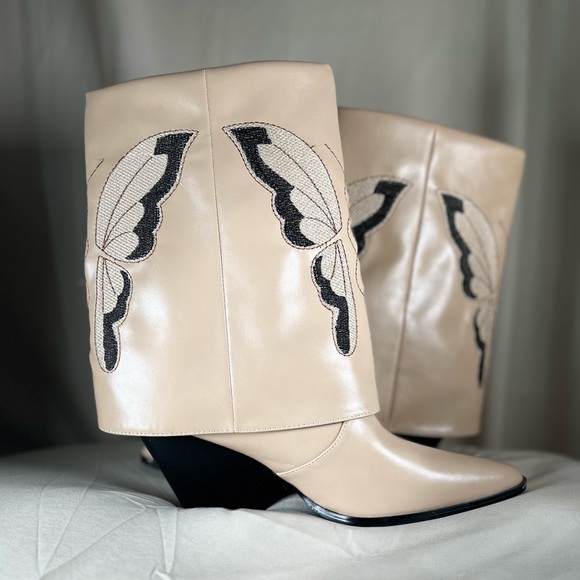NWOT Western Cream Butterfly Embroidered Women's Boots - Picture 1 of 11